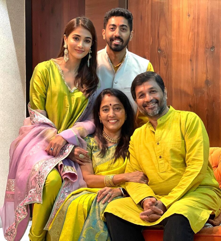 pooja hegde family