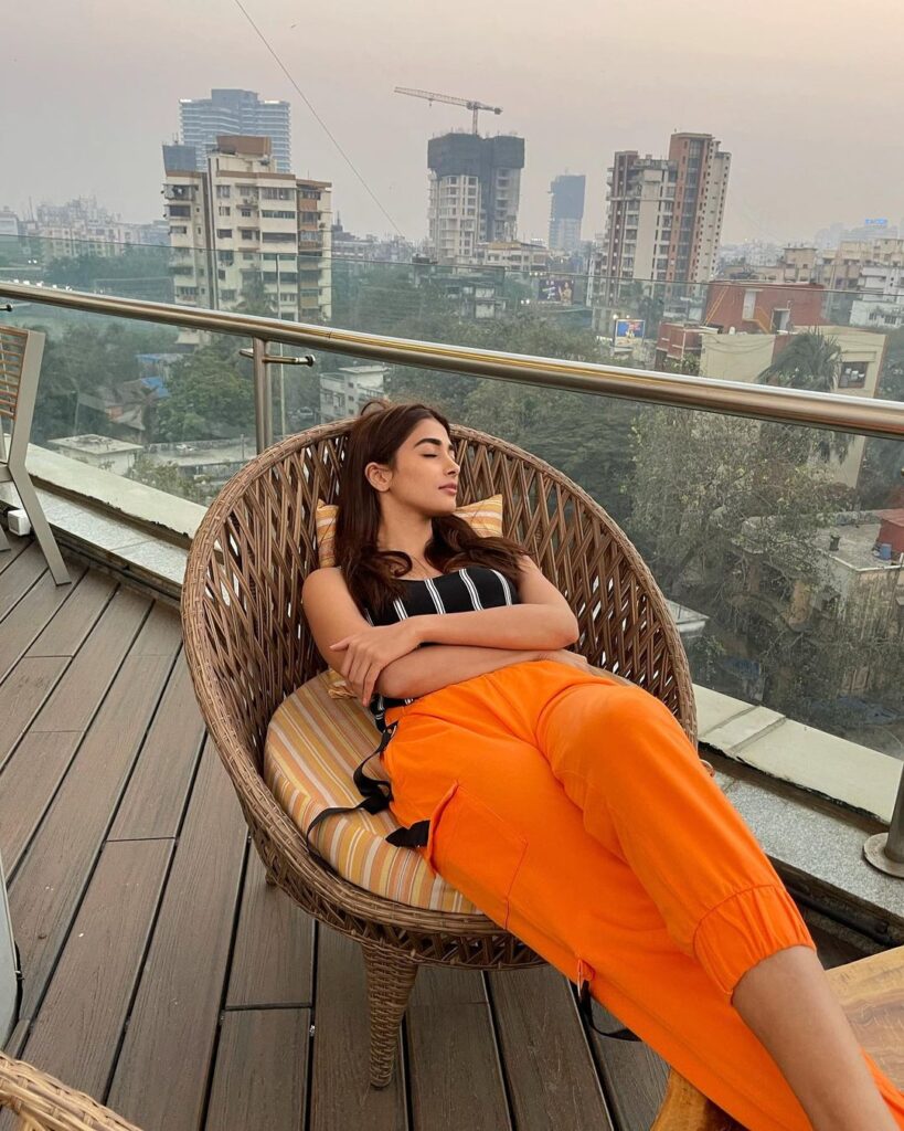 pooja hegde relaxing 