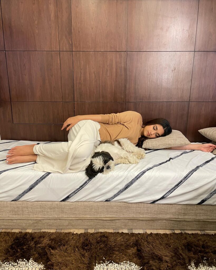 Keerthy Suresh bed
